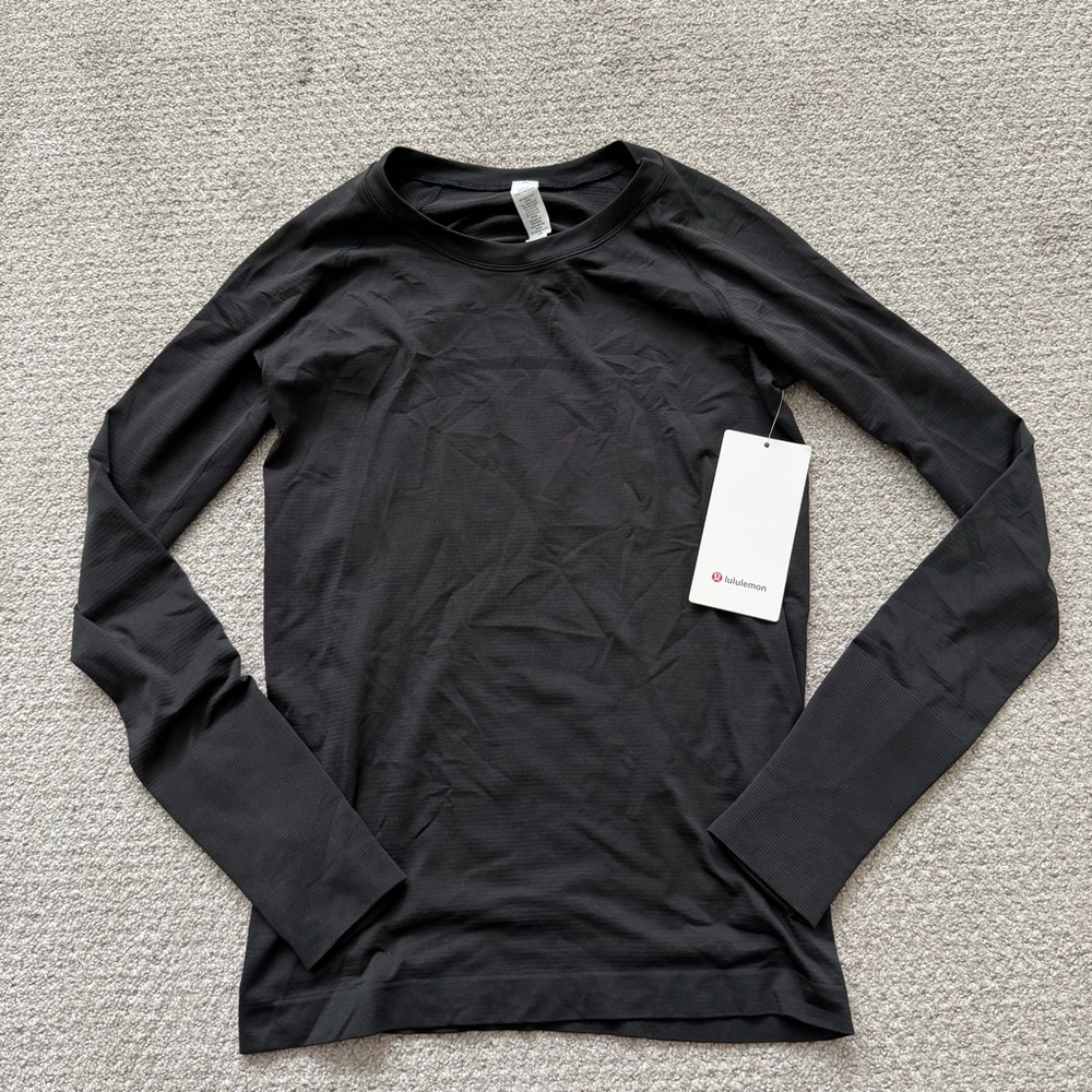 SWIFTLY TECH LONGSLEEVE